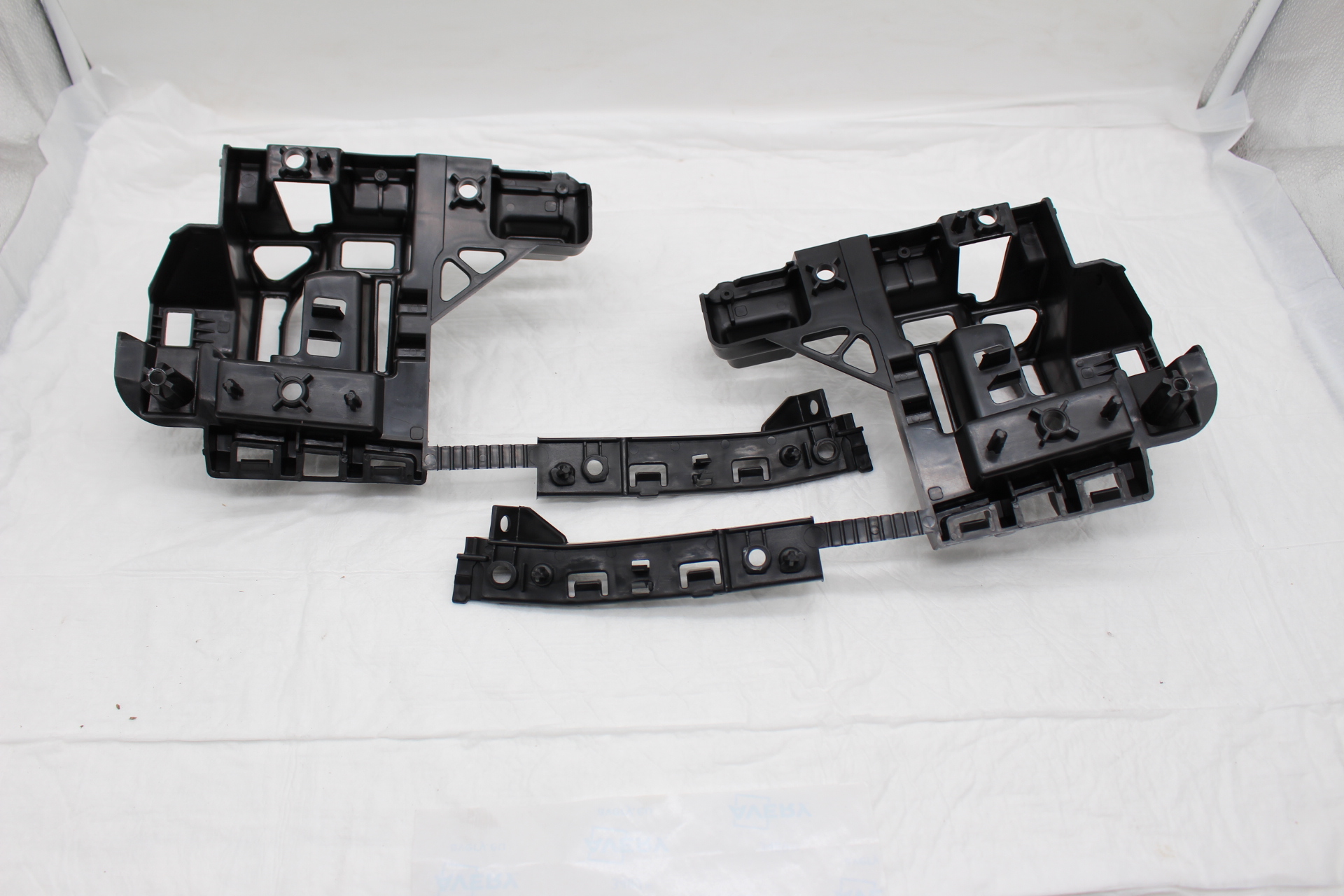 Citroen Berlingo Peugeot Partner Satz Befestigungswinkel Stoßecken hinten 1680024780 NEU