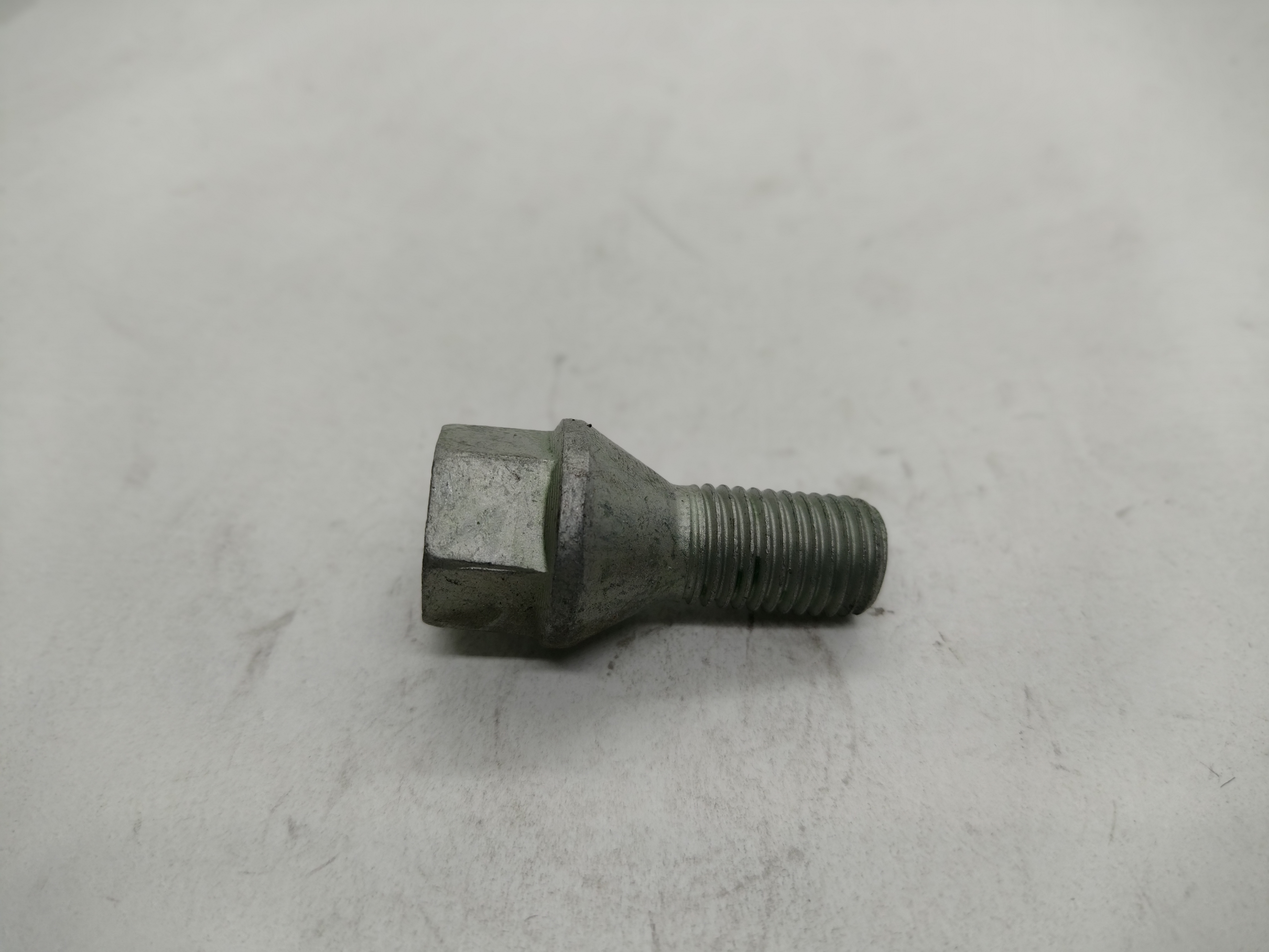 Peugeot / Citroen Radschraube M12x1,5-21mm 540577 NEU NOS NEW