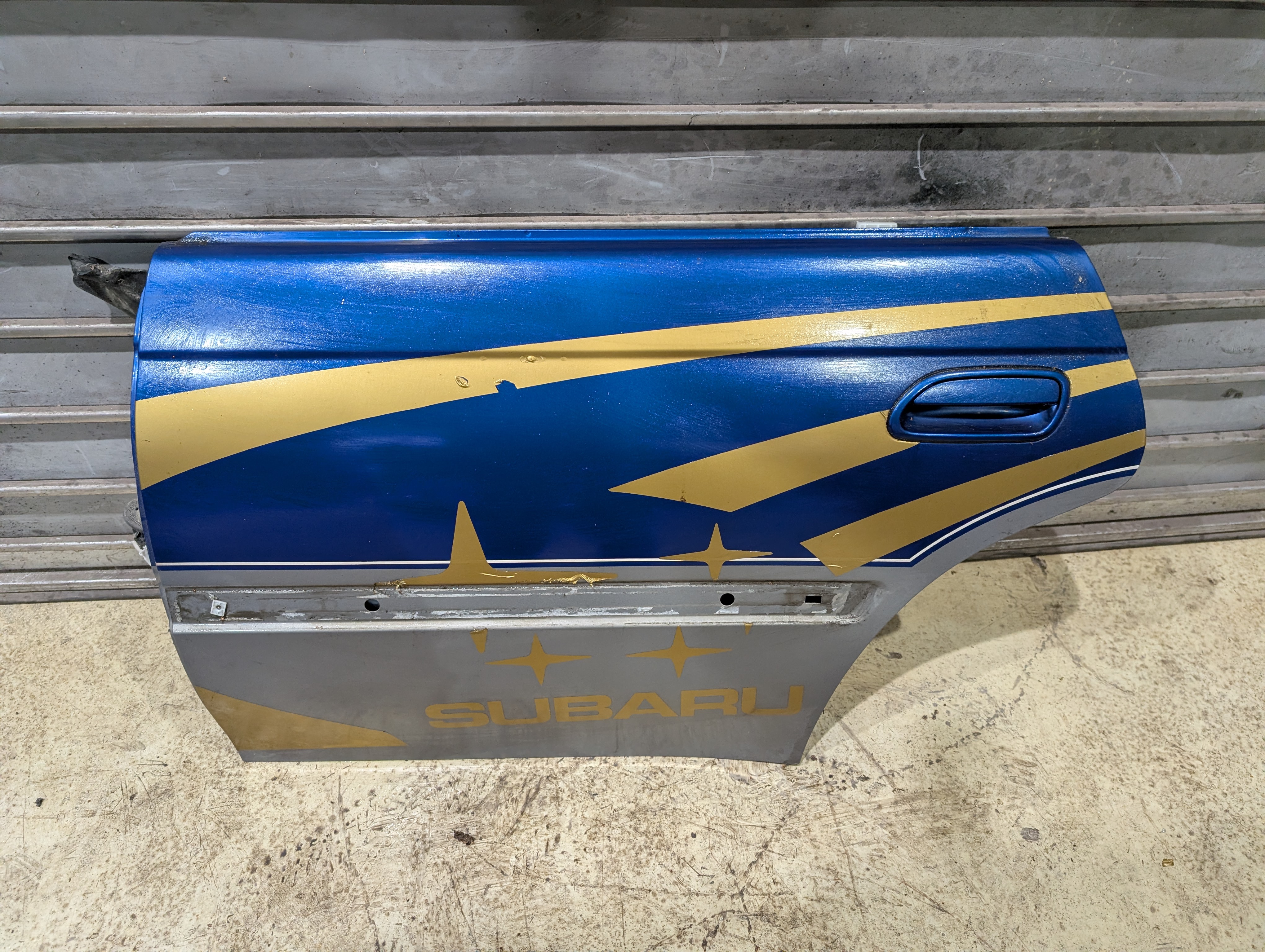 Tür hinten links blau/grau für Subaru Legacy 2 BD BG 1994–1998