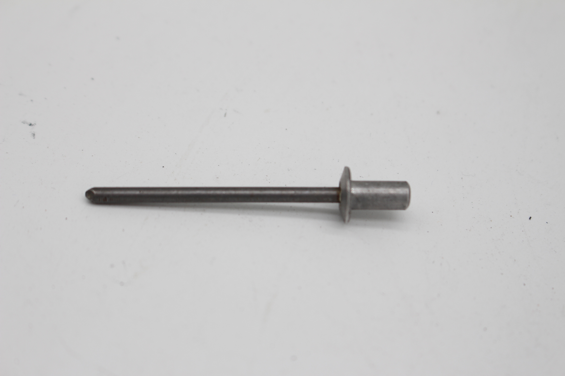 Citroen / Peugeot VERBLENDETNIET 722131 NEU NEW NOS OEM