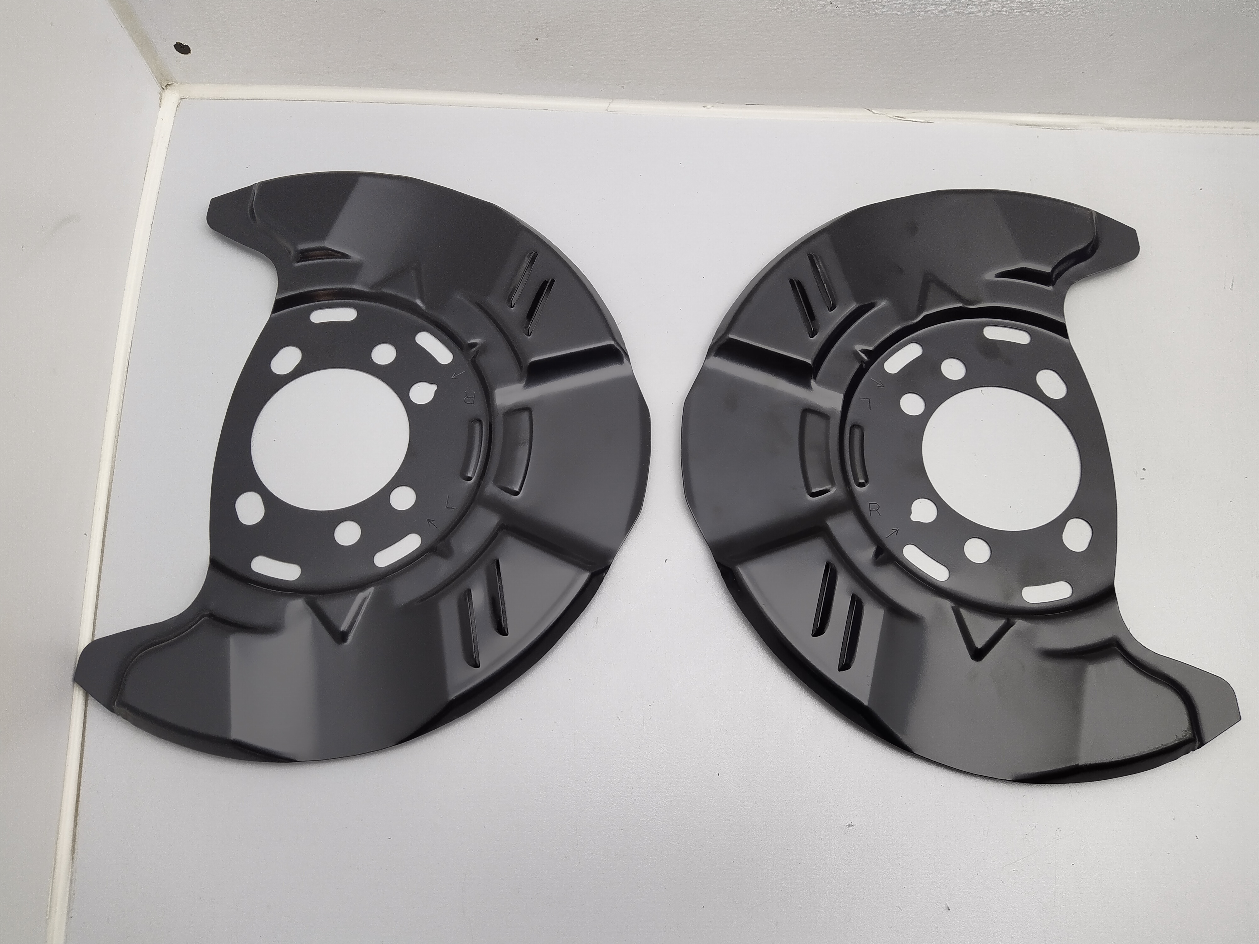 Satz Ankerbleche vorne Subaru Impreza GH, Legacy BL BP Forester SH XV WRX STI