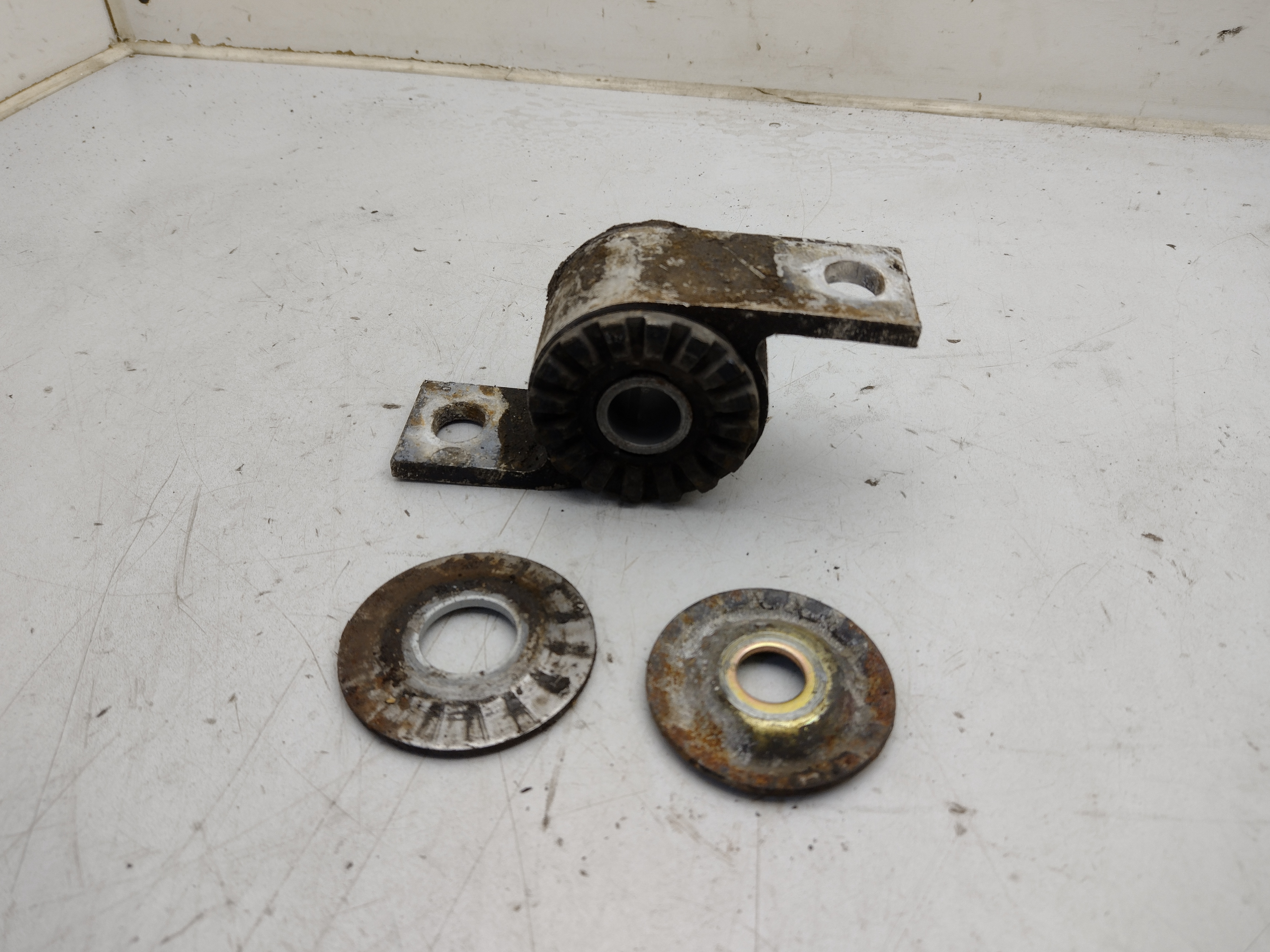 hinteres Lager Querlenker vorne für Subaru Impreza GC GF 93-00 GT WRX STI