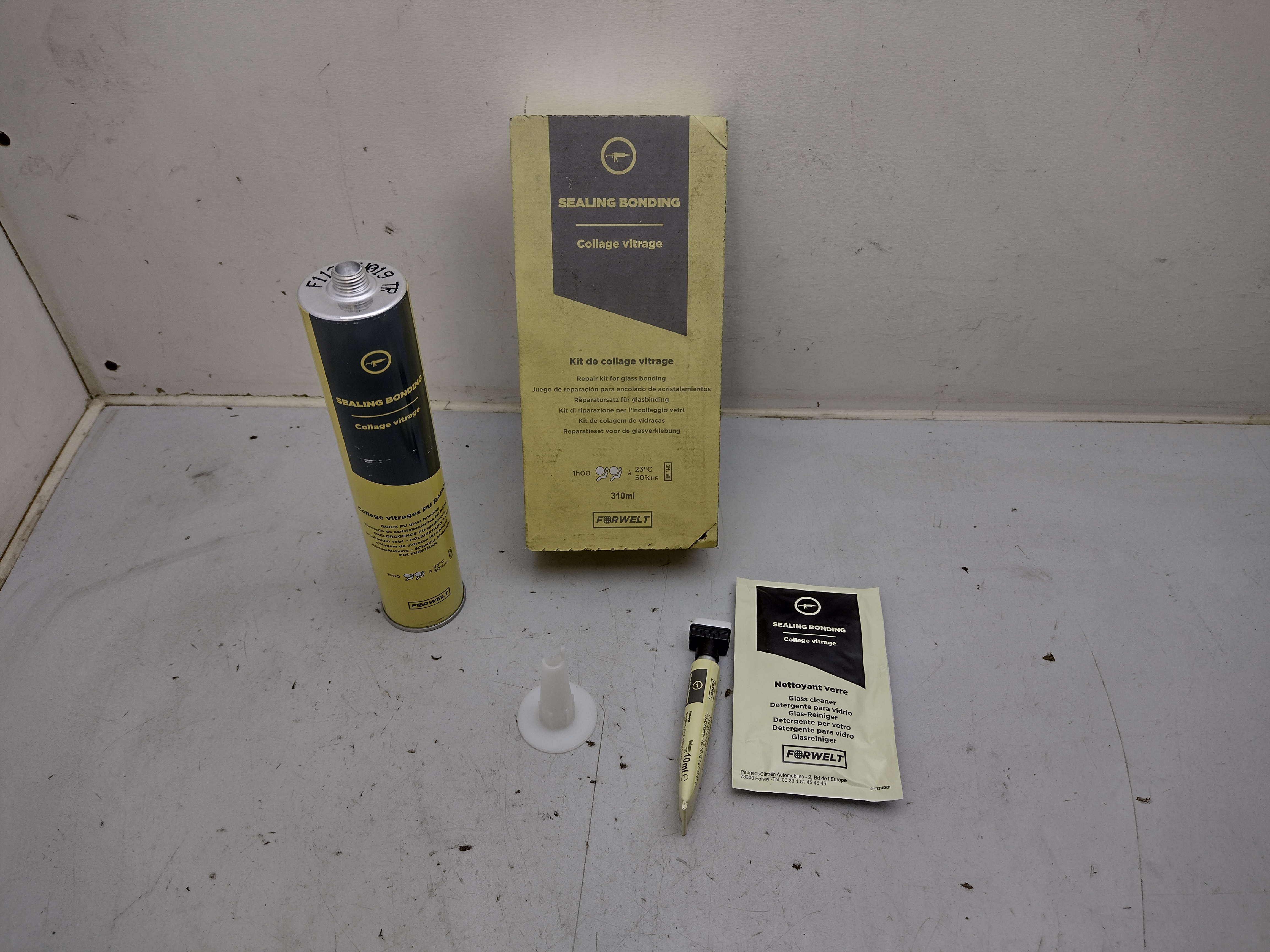 Peugeot / Citroen Scheibenkleber Set 16237924 NOS NEW OEM