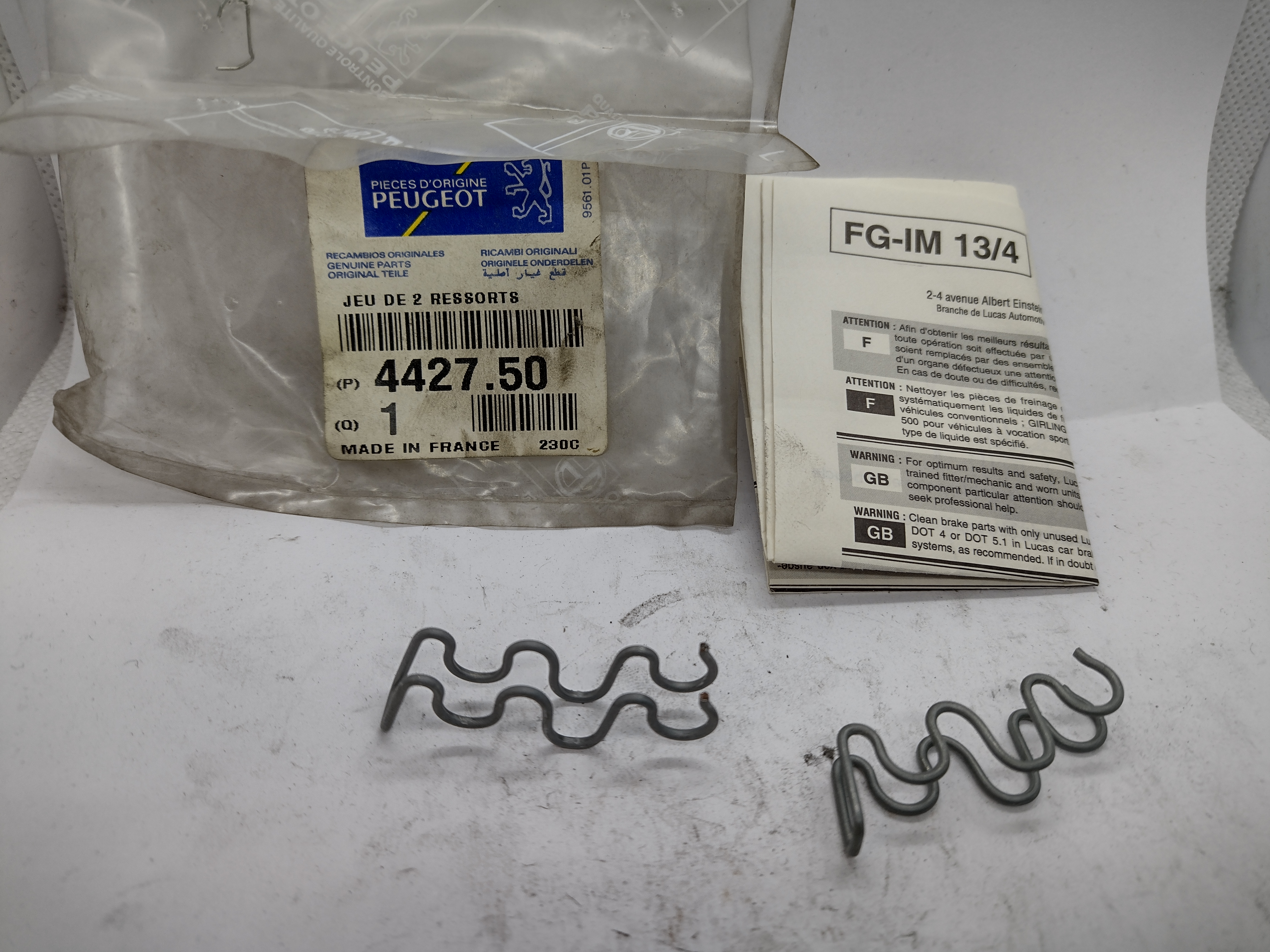 Peugeot 205 / Citroen C15 Federnsatz für Bremssattel [442750] NEU NOS NEW