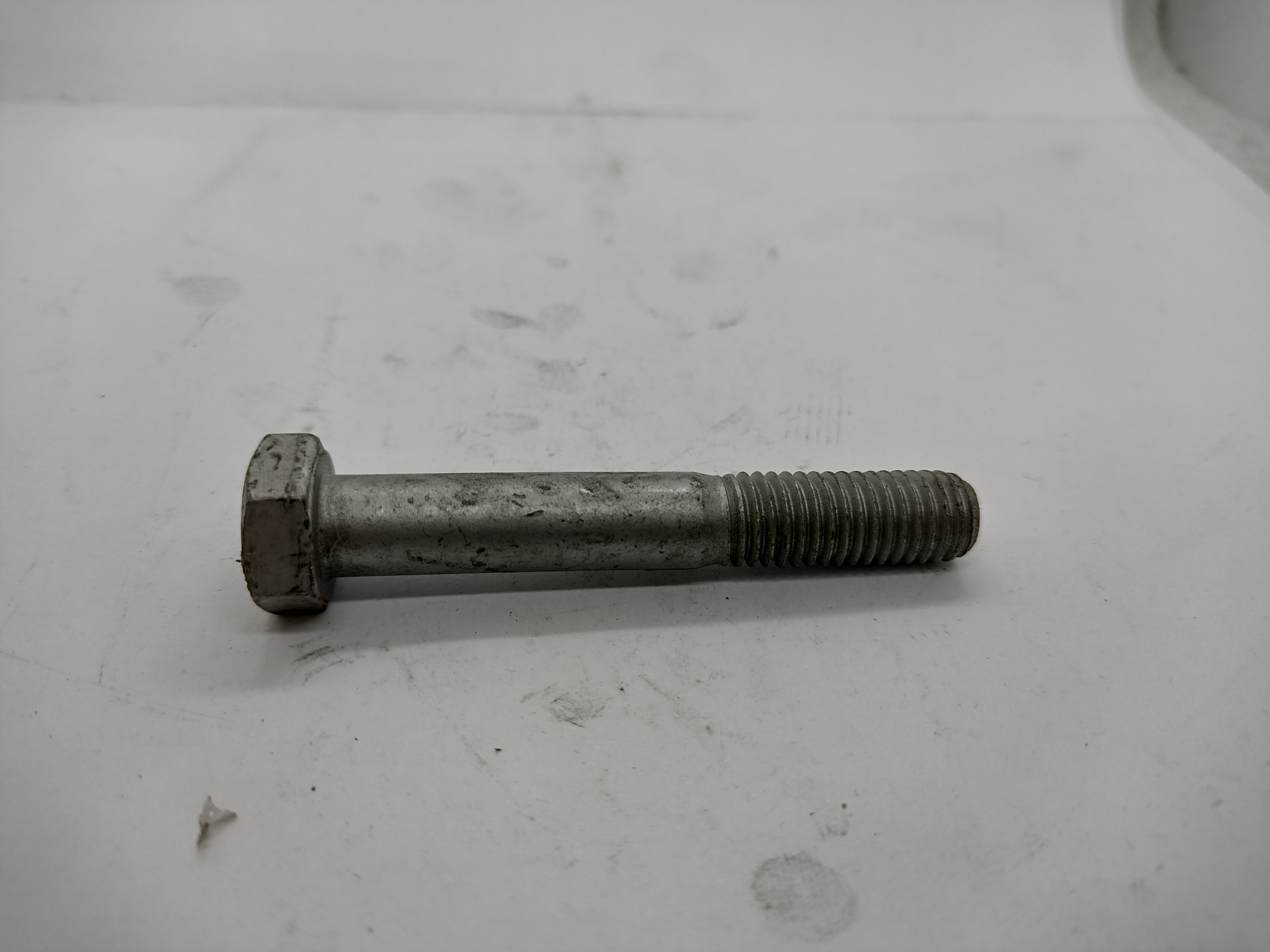 Peugeot 107 / Citroen C1 Schraube Wasserpumpe 6822QZ NEU NOS NEW OEM