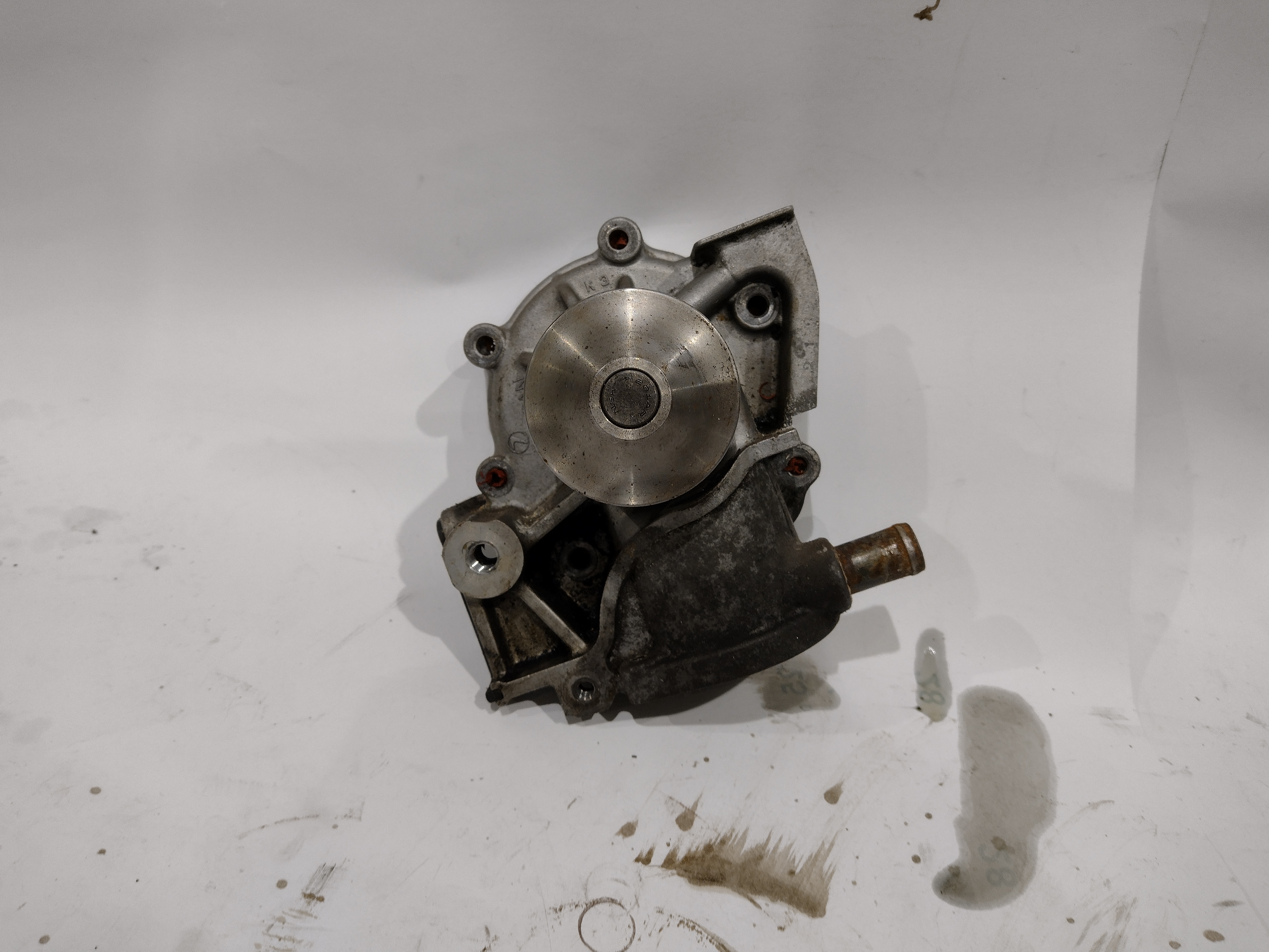 Wasserpumpe mit Gussrad für Subaru Legacy 2.2l 136PS