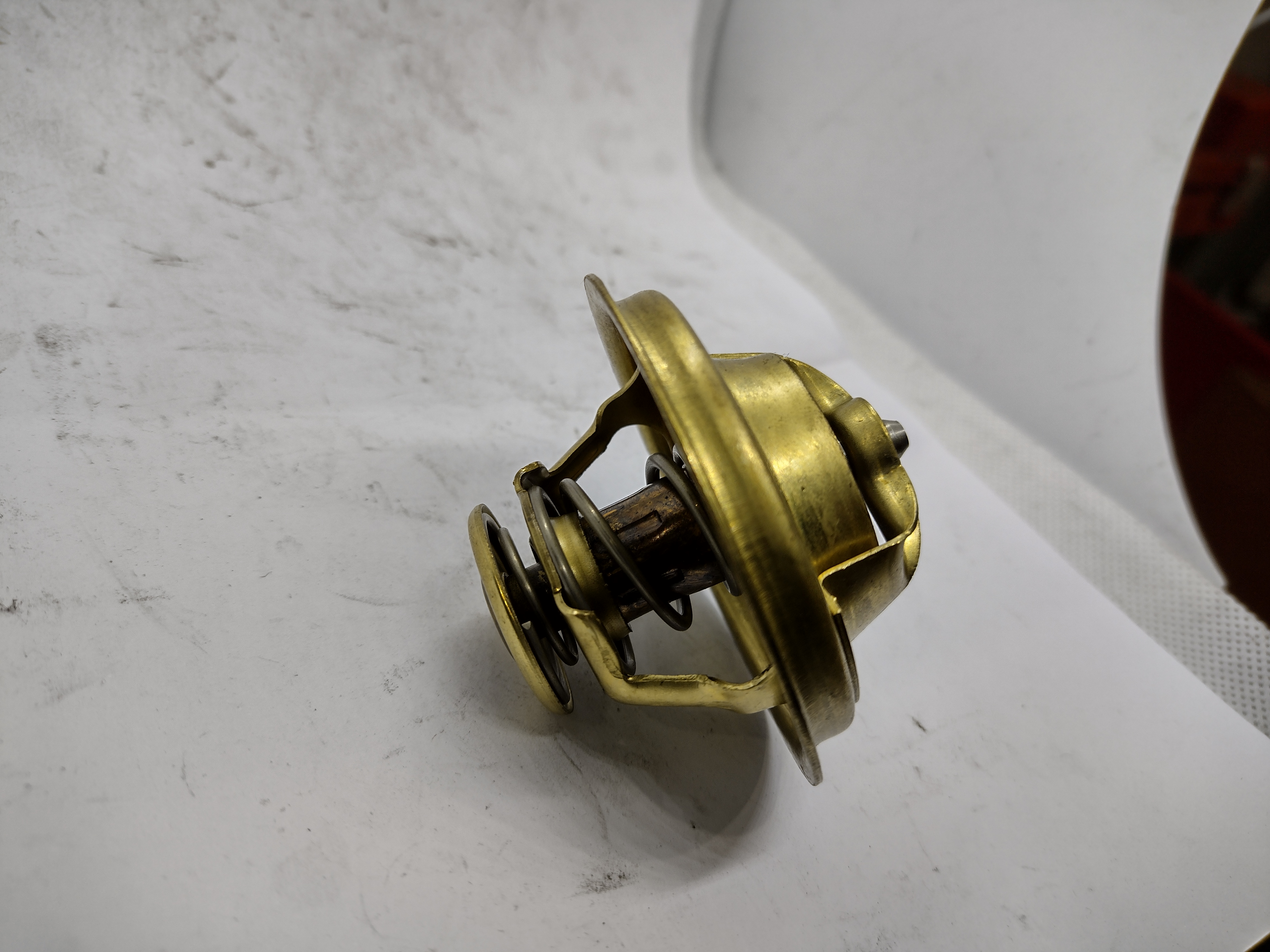 Peugeot / Citroen 81°C Thermostat 133820 NEU NOS NEW