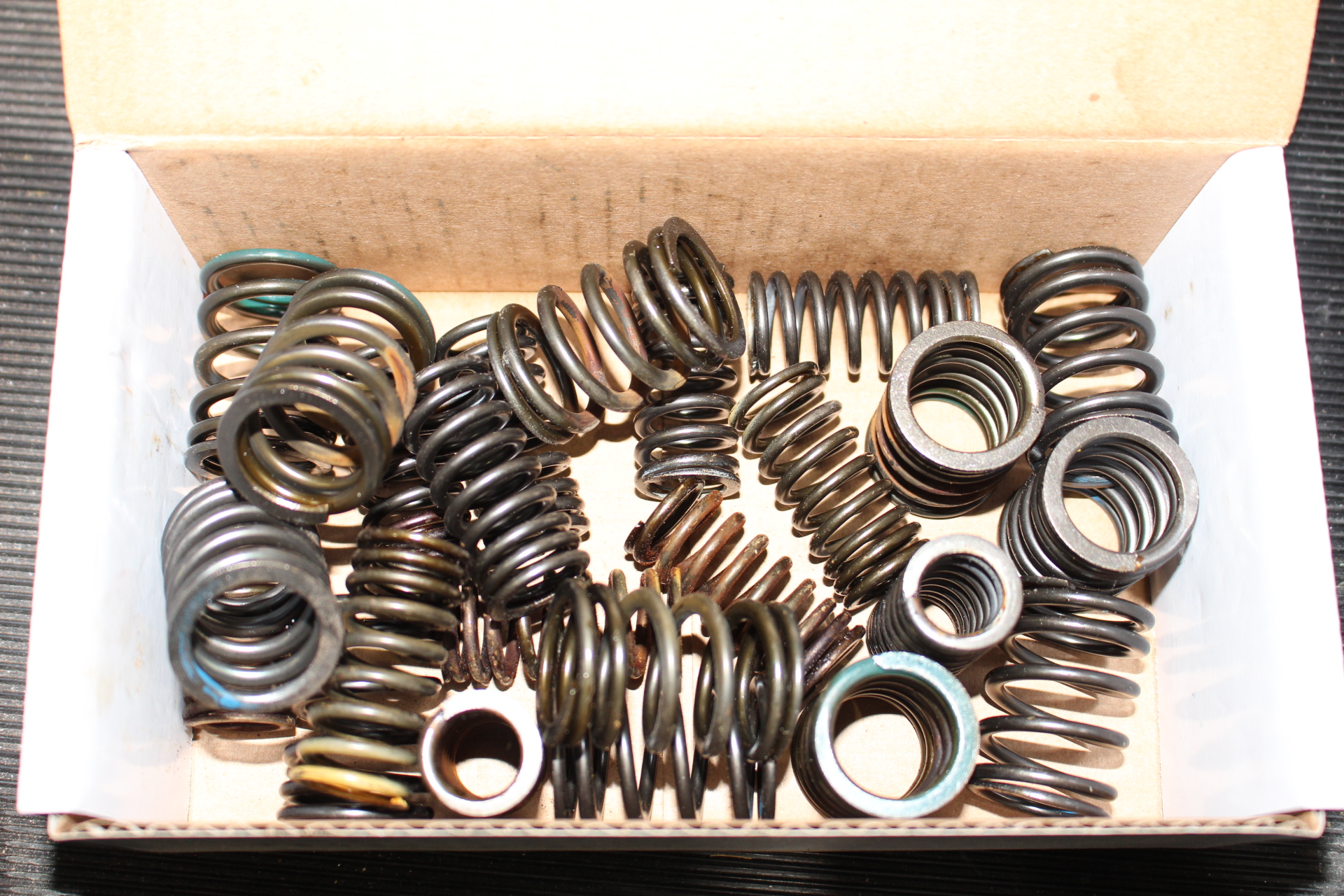 Ventilfedern für Subaru Outback H6 3.0 EZ30R 245 PS