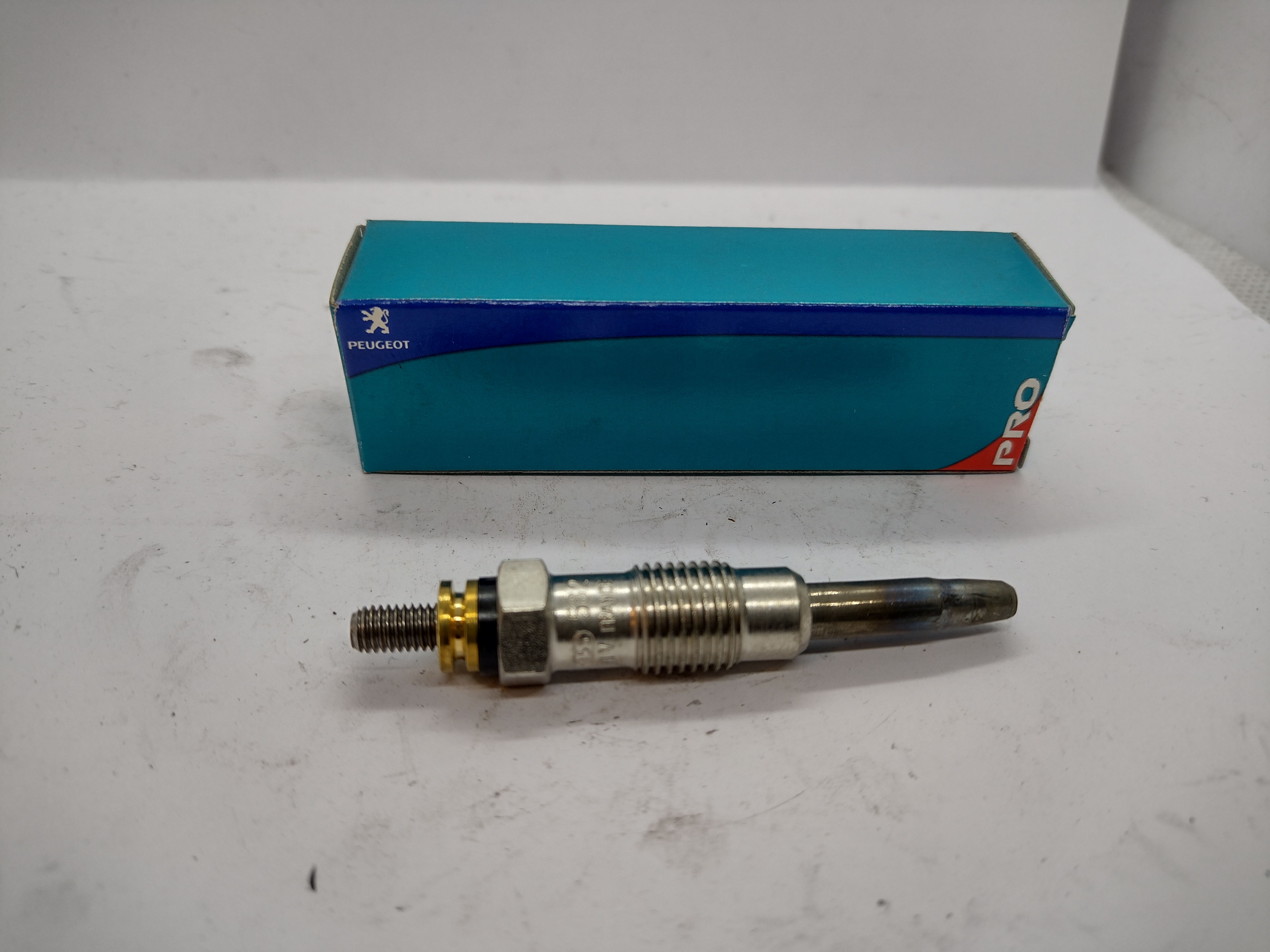 Peugeot Glühkerze 596203 BOSCH 0 250 201 042-71E NEU NOS NEW OEM