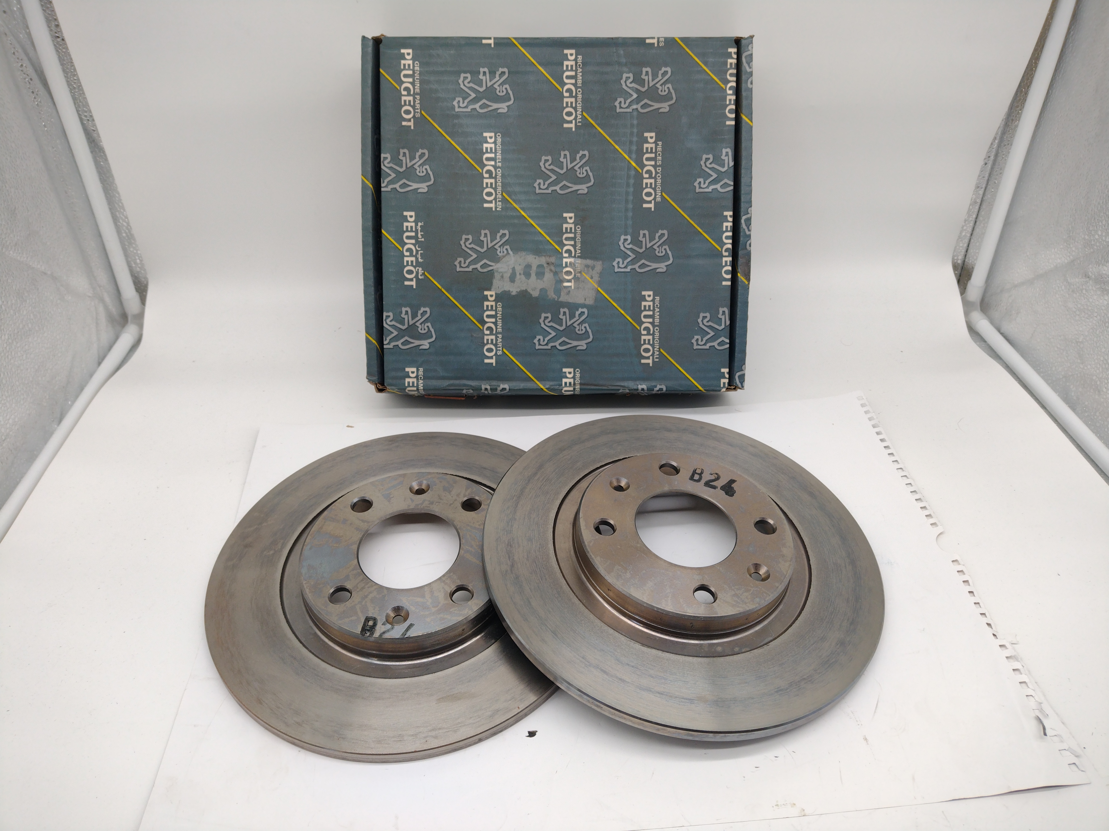 Peugeot / Citroen Bremsscheibensatz vorne 4246A9 NEU NOS NEW